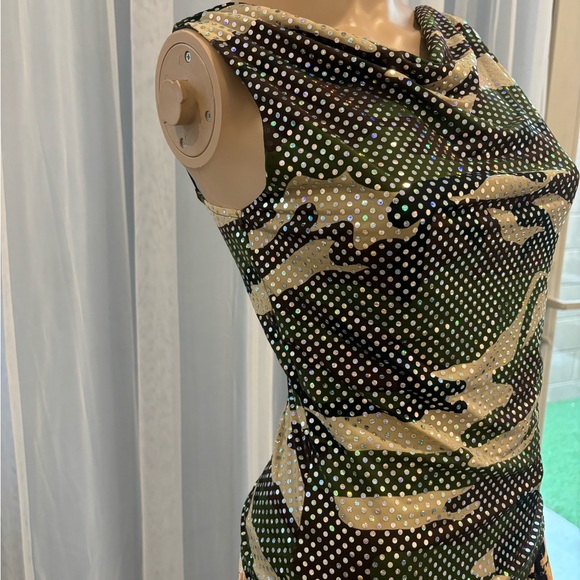 Shameless - Picture 3 of 9